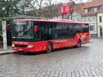 Setra 415UL des Subunternehmers  unser roter bus  als Buslinie 931 an der Haltestelle Strausberg, Lustgarten.
