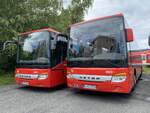 zwei Setras der 400er Serie von Regionalverkehr Oberbayern (RVO) am Holzkirchner Bahnhof, Juli 2021