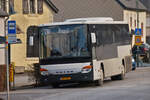 VS 1258, Setra S 416 LE von WEmobility, steht an der Haltestelle in Erpeldange Wiltz.03.2023