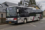 VS 1256, Setra S 415 LE, von WEmobility steht in Erpeldange bereit, um seine Fahrt zur Goodyear in Colmar Berg Roost zu bediennen. 03.2023