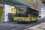 Setra S 400er-Serie NF von mbsBus/Montafonerbahn (BZ-MBS63) sucht Buslenker in Schruns, Bahnhof. Aufgenommen 26.3.2024.