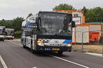 AM 5570, Setra S 415 LE, von Autocars Meyers, kommt am Bahnhof in Ettelbrück an.