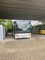 Frontansicht der Setra 415 NF ex Engadin Bus am 17.5.21 bei Interbus Kerzers.