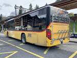 Heckansicht der Setra 415 NF '5204' vom PU Kübli Reisen, Gstaad am 20.5.21 beim Bahnhof Gstaad.