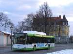 Ein MAN-Bus von Q-Bus als Linie 318 nach Aschersleben über Ballenstedt mit Werbung für GOTHAER; am Bahnhof Quedlinburg, 23.03.2008     