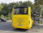 Bus des Herstellers Otokar Vectio C an der Endhaltestelle auf der Linie 363 der BVG in Berlin am 26. August 2019, betrieben von der Firma Dr. R. Herrmann.