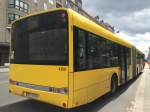 BVG-Solaris Urbino NR.4300 steht an einer Haltestelle in Berlin am 17.5.15