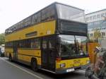 Bus B-C 3576 der BVG am 2.10.08 auf der Straße Unter den Linden .