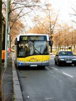 Linienbus der BVG macht Pause vor neuer Fahrt als Linie 150, Jan.