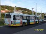 Rgener Badejunge,eine Ksespezialitt aus der Region.Ein MAN der RPNV hat Pause am Busbahnhof Sassnitz.