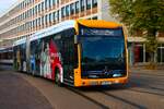 HEAG mobilo Mercedes Benz eCitaro G Wagen 421 am 15.10.23 in Darmstadt Luisenplatz
