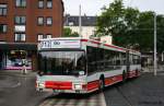 Rheinbahn 9054 (D BO 9054).
Aufgenommen am ZOB Ratingen Mitte, 10.9.2010.