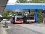 HHA 8004 (HH-JH 3293) EvoBus, MB O530 II (Citaro Facelift) +  HHA 1778 (HH-JA 938) Citaro C2, 3-türig, ex Jasper 8152, EZ 04.2017, am 7.9.2018 bei einer neuartigen Betankungsmethode???, Endstation U-Bahn Billstedt, Linie 23,