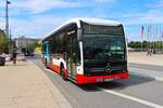 Hamburger Hochbahn Mercedes Benz eCitaro Wagen 2104 am 13.07.25 am Jungfernstieg Hamburg