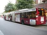 Ein Citaro G ,Wg.:7915 der Hochbahn AG auf der Mnckebergstr.in Hamburg,der fr den Doppelstudiengang 2010 wirbt.am :09.09.09