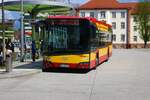 Hanauer Straßenbahn Solaris Urbino 12 Wagen 36 am 14.04.23 in Hanau Freiheitsplatz