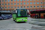 Flixbus Mercedes Benz Torurismo am 03.12.22 in Frankfurt am Main