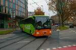 Flixbus Mercedes Benz Torurismo am 03.12.22 in Frankfurt am Main