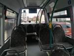Der Fahrgastraum eines Mercedes Sprinter der Neubrandenburger Verkehrsbetriebe in Neubrandenburg am 30.12.2017