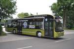 Die VIP testet derzeit ein MAN LC Hybrid. Sieht sehr schön aus. Aufgenommen am 12.07.2013 Potsdam Kirschalle. Bus 692 Richtung Institut für Agrartechnik.