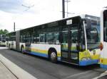 Omnibus Mercedes Citaro G, Nr. 141 der Nahverkehr Schwerin -NVS- noch jungfrulich, ohne Werbung, Schwerin 24.05.2008
