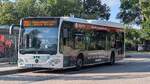 Ein Mercedes-Benz O530 Citaro C2 LE, Baujahr 2016 steht an der Haltestelle Stade, Beethovenstra�e als Linie 2007 nach Stade-Wiepenkathen, Ohle Kamp.