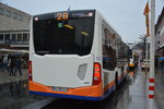 Am 04.12.2015 fährt WI-QN 313 auf der Linie 28 durch die Innenstadt von Mainz. Aufgenommen wurde ein Mercedes Benz Citaro der 2. Generation Low Entry.
