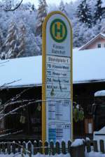 Zielrichtungsanzeiger für Busse, Standplatz 1 in Füssen/Bahnhof,25.11.2013,16:01 Uhr