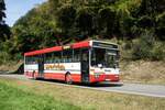 Bus Rheinland-Pfalz: Mercedes-Benz O 407 (BIR-WR 96) vom Omnibusbetrieb Westrich Reisen GmbH, aufgenommen im September 2021 in der Nähe von Herrstein, einer Ortsgemeinde im Landkreis Birkenfeld.