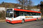 Bus Rheinland-Pfalz: Mercedes-Benz O 407 (BIR-WR 89) vom Omnibusbetrieb Westrich Reisen GmbH, aufgenommen im November 2021 in Herrstein, einer Ortsgemeinde im Landkreis Birkenfeld.