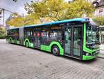 MAN Lion's City 18C, Stadtwerke Baden-Baden, Wagen 542, am Augustaplatz in Baden-Baden am 26.09.2025