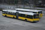 Berechtigte Pause oder Wendezeit am 17.01.2015 für den Busfahrer von B-V 4203 (Solaris Urbino 18) am S-Bahnhof Berlin Marzahn.