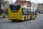 B-V 4428 (Scania Citywide) fährt am 06.04.2015 Richtung Berlin Zoologischer Garten.