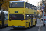  25 Jahre Linie 100  und deswegen sind einige Historische Busse unterwegs zwischen Berlin Zoologischer Garten und Berlin Alexanderplatz. Hier zu sehen ist ein MAN SD 202 DXX (B-Z 3575). Aufgenommen am Bahnhof Berlin Zoologischer Garten / Hertzallee / 31.10.2015.
