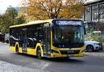MAN Lion's City 12C EfficientHybrid, Wg 8644 von Schröder Reisen, Ulm. Im November 2025 auf der Linie 204 durch Berlin. 