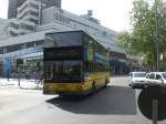 MAN-Doppeldecker auf der Linie 282 nach Mariendorf Darnadellenweg am S+U Bahnhof Rathaus Steglitz.