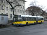 Solaris Urbino auf der Linie M45 nach Spandau Johannesstift an der Haltestelle Hertzallee.