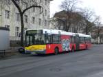 Solaris Urbino auf der Linie 200 nach Prenzlauer Berg Michelangelostraße an der Haltestelle Hertzallee.