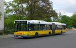 Solaris Urbino auf der Linie 135 nach Alt-Kladow an der Haltestelle Spandau Am Omnibushof.