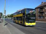 MAN Lion's City DD (Doppelstock) auf der Linie X11 nach U-Bahnhof Dahlem Dorf am S-Bahnhof Lichterfelde Ost.