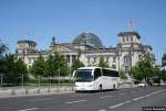 Scania-Bus des polnischen Unternehmens  Emka Trans  vor Reichstagsgebude.