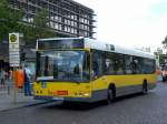 Volvo V7000 auf der Linie 110 nach U-Bahnhof Oskar-Helene-Heim am S+U Bahnhof Zoologischer Garten.