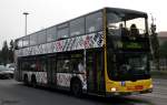 BVG 3308 (B V 3308) mit Werbung fr die Berliner Zeitung.