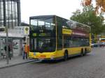 MAN Lion's City DD (Doppelstock) auf der Linie X10 nach Teltow Warthestrae am S+U Bahnhof Zoologischer Garten.(26.10.2011)