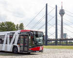 Im Rahmen einer Presseveranstaltung anlässlich der Einführung des neuen Metrobus-Netzes der Rheinbahn konnte ich am 24.8.2018 den Solaris New Urbino 18 mit der Wagennummer 8603 mit Rheinturm