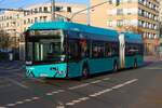 ICB Solaris Urbino hydrogen Wagen 484 am 24.01.26 auf der Linie 61 in Frankfurt am Main