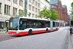 Hochbahn Hamburg Mercedes Benz Capa City L Wagen 4906 am 15.07.19 in Hamburg Rathaus