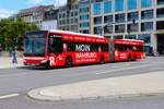 Hamburger Hochbahn Mercedes Benz Capacity Wagen 4952 am 14.07.25 am Jungfernstieg Hamburg
