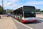 Hamburger Hochbahn Mercedes Benz Capacity Wagen 4906 am 14.07.25 am Jungfernstieg Hamburg