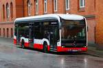 Hamburger Hochbahn Mercedes Benz eCitaro Wagen 2417 am 15.07.25 in Hamburg Altona